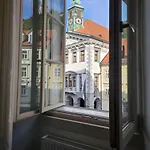 Apartman Historic Townhouse Tina By Hall *