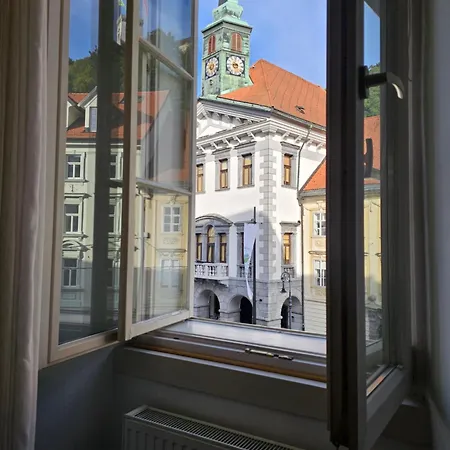 Apartment Historic Townhouse Tina By Hall *