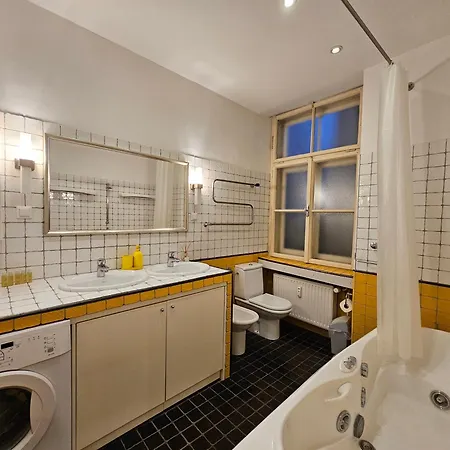 Apartment Historic Townhouse Tina By Hall Ljubljana