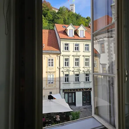 דירה Historic Townhouse Tina By Hall