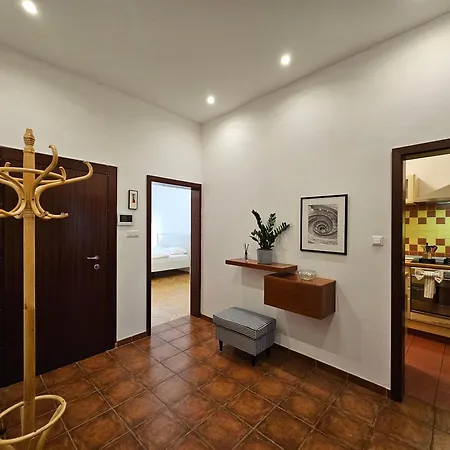 Historic Townhouse Tina By Hall Apartma